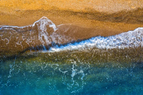 Clean Sandy Beach Blue Sea Water Waves Rush Shore Great — Photo