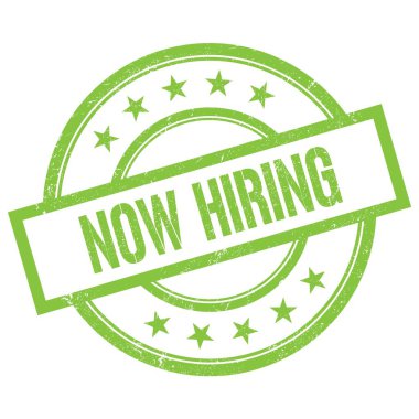 Şimdi işe alma metni yeşil yuvarlak vintage kauçuk damga üzerine yazılmış.