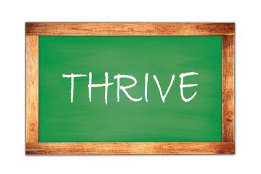 Yeşil ahşap çerçeve okul tahtasına yazılmıştı..