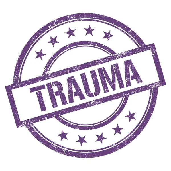 用紫色圆形橡胶图章写的Trauma文字 — 图库照片