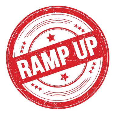 Kırmızı yuvarlak dokuma damgası üzerine RAMP UP metni.