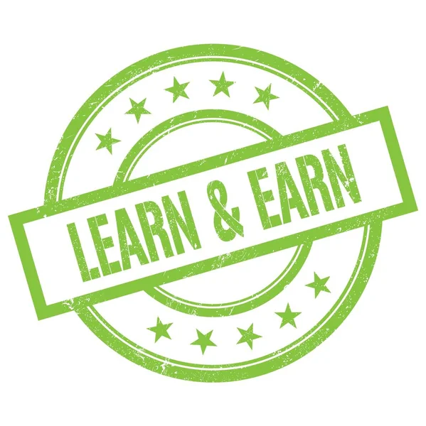 Yeşil yuvarlak vintage kauçuk damga üzerine yazılmış LeARN & EARN metni.