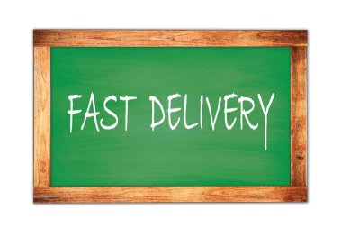 FAST DELIVERY yeşil ahşap çerçeve okul tahtasına yazılmış metin.