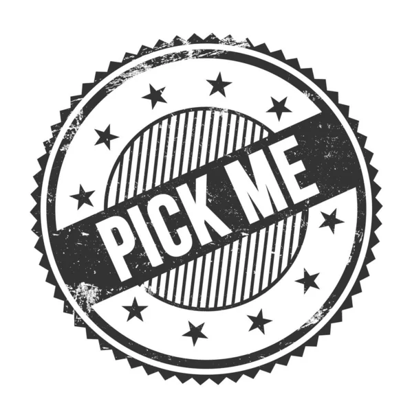 Siyah grungy zig zag kenarları üzerinde yazılmış ME metni yuvarlak pul.