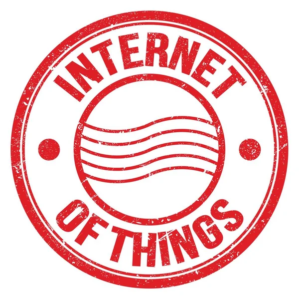 Kırmızı yuvarlak posta pulu işareti üzerine yazılan şeylerin interneti