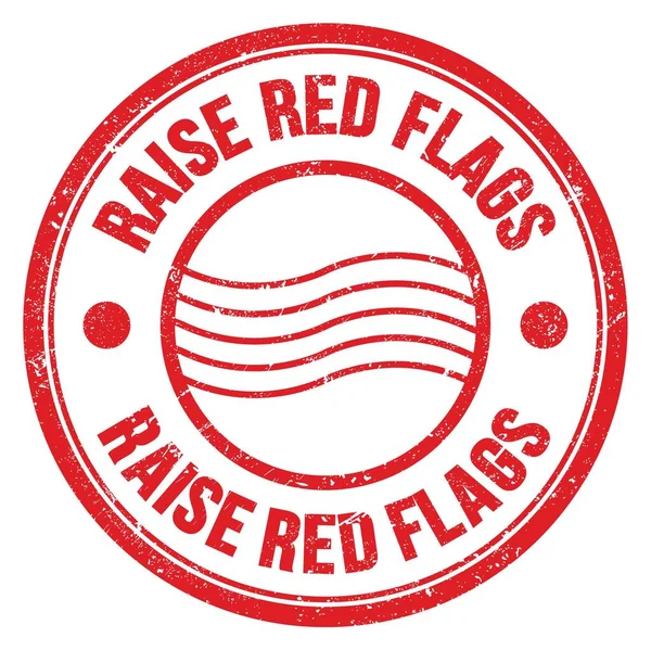 Kırmızı yuvarlak posta damgası üzerinde kırmızı bayrak işareti yükseltin