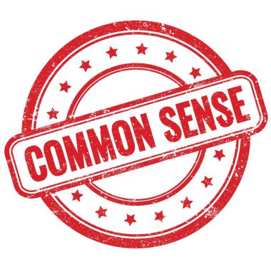 KOMON SENSE 'nin kırmızı, eski, kirli, yuvarlak, lastik damgalı metni.