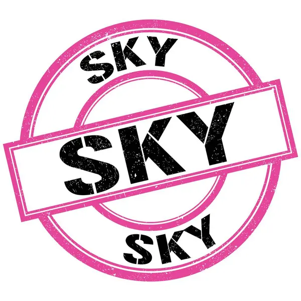 Pembe-siyah pul işareti üzerine yazılmış SKY metni