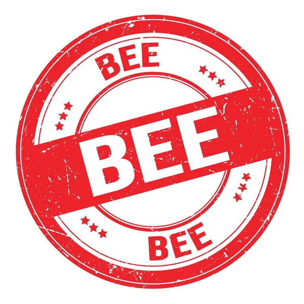 Bee Tekst Napisany Czerwonym Okrągłym Grungy Znak Znaczka — Zdjęcie stockowe