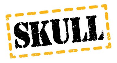 SKULL metin sarı-siyah tire işareti üzerine yazılmış.