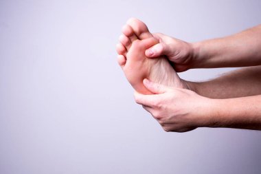 Bacak ağrısı, bacak ağrısı, ayak hastalıkları.