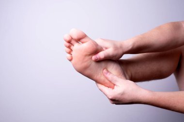 Bacak ağrısı, bacak ağrısı, ayak hastalıkları.