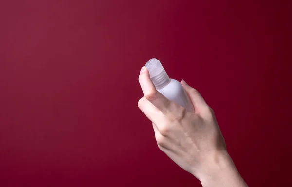 Embalagem Loção Creme Mão Mãos Femininas — Fotografia de Stock