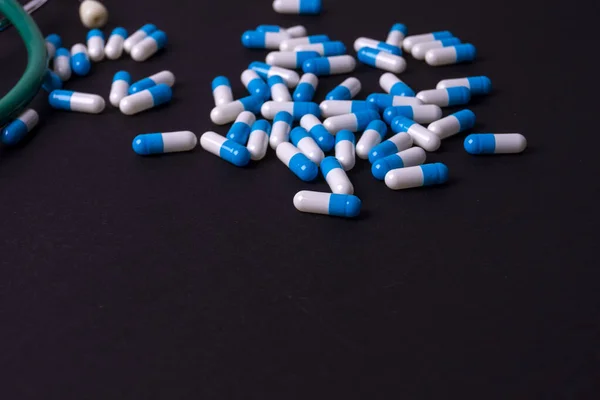 Белый Синий Таблетки Общий Фон — стоковое фото