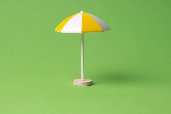 Parasol Miniature Coloré Isolé — Photo