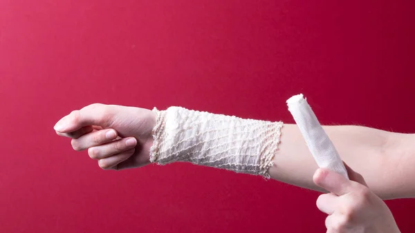 Orvosi Kötszert Tartó Női Kéz — Stock Fotó