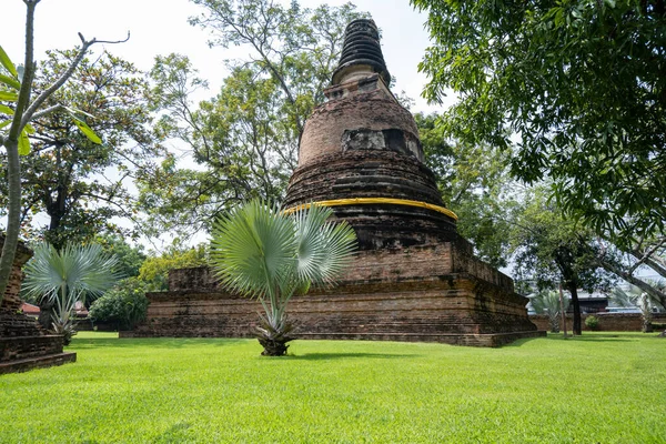 Honderden Jaren Oude Pagode Goed Onderhouden Beplant Met Gras Suikerpalmbomen — Stockfoto