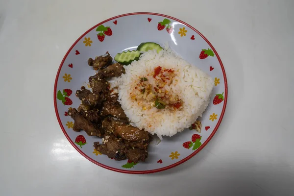 White Sesame Pork Fried Rice Arranged Plate Sliced Cucumber — Stockfoto