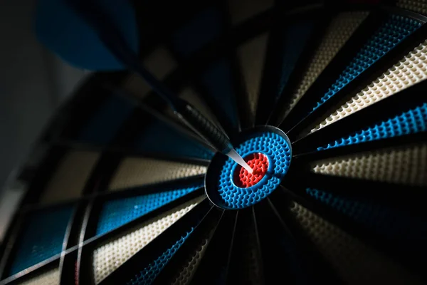 Dart Hitting Center Target Copy Space Dramatic Light Shadow Bullseye — Foto de Stock