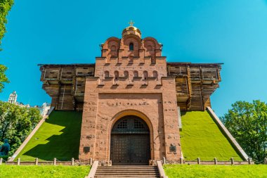 Ukrayna 'nın başkenti Kyiv' deki meşhur Golden Gate Kilisesi.