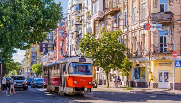 Podil Kiev Ukraina Juni 2021 Röd Gammal Spårvagn Närheten Podil — Stockfoto