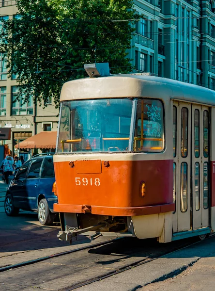 Podil Kiew Ukraine Juni 2021 Vertikale Straßenaufnahme Einer Alten Straßenbahn — Stockfoto