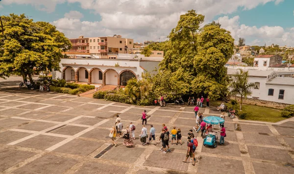 Santo Domingo Dominikanische Republik Oktober 2021 Freimütige Aufnahme Von Touristengruppen — Stockfoto