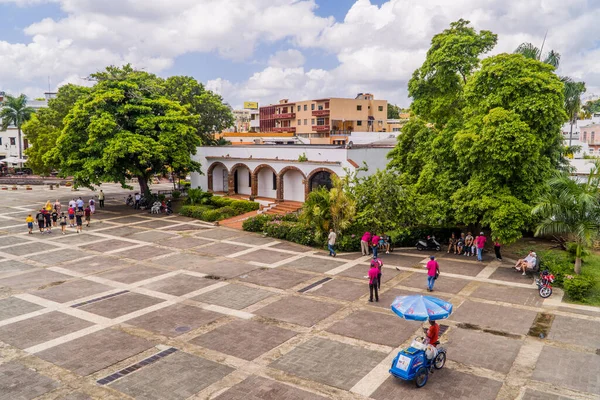 Santo Domingo Dominikanische Republik Oktober 2021 Touristengruppen Auf Der Plaza — Stockfoto