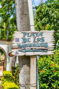 Sayulita, Meksika - 16 Eylül 2021 - Playa de los Muertos (Ölüler Plajı) işareti