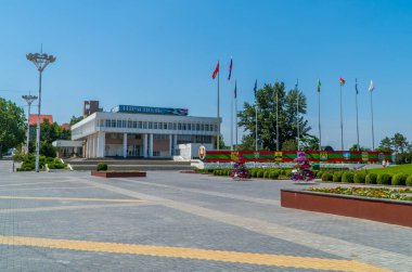 Tiraspol, Transnistria - 26 Haziran 2021 - Suvorov Meydanı 'ndaki Çocuk ve Gençlik Yaratıcılığı Sarayı