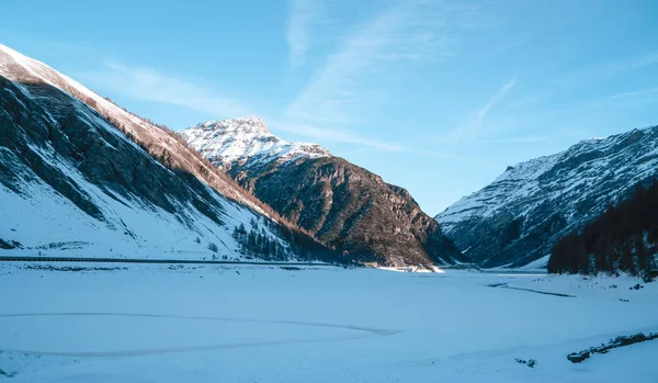 Panoramic View Frozen Snow Covered Lake Livigno Italian Alps — Photo