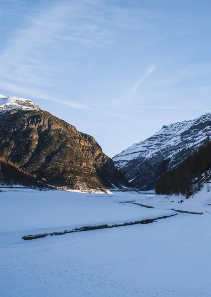 Vertical Shot Frozen Lake Livigno Ski Resort Livigno Italian Alps — стокове фото