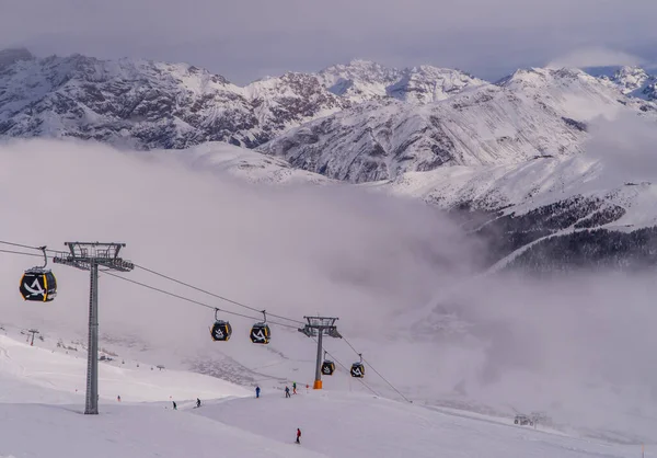 Livigno Italy December 2021 Skiers Gondolas Moody Day — Photo