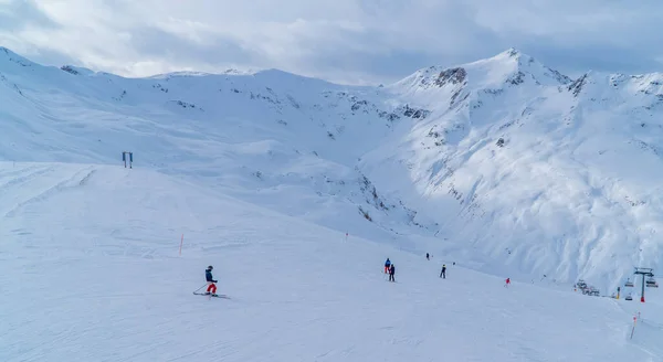 Livigno Italy December 2021 Skiers Slopes Cloudy Day — Photo