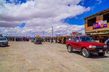 Colchani, Bolivya - 20 Mart 2022 - Uyuni yakınlarındaki Colchani kasabasındaki turizm pazarları
