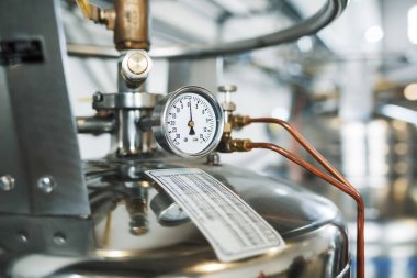  Durağan gaz üretiminde basınç sensörlü namlu.