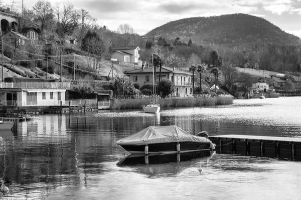 Piccola Marina Turistica Sulle Acque Del Lago Orta Piccolo Lago — Foto Stock