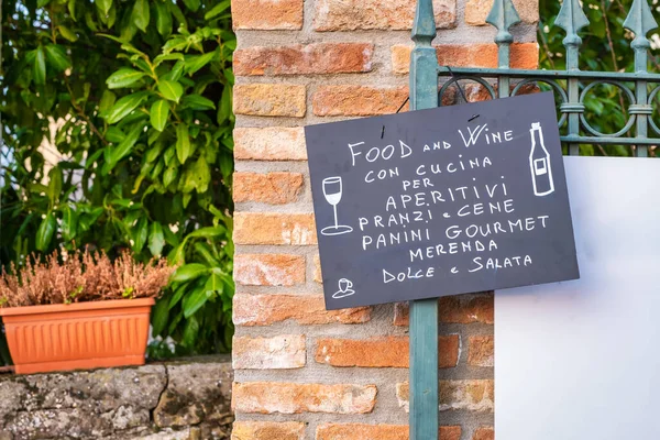 Signo Típico Restaurante Pueblo Sobre Las Colinas Oltrepo Pavese Lombardía — Foto de Stock