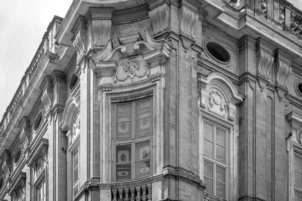 旧宫立面细部 八世纪风格制作 在古老的佩鲁贾城 中世纪古城 是翁布里亚地区 意大利中部 的首府 — 图库照片