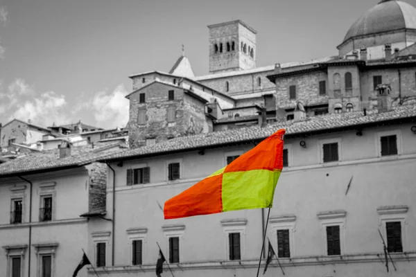 Turistická Vlajka Assisi Provincie Perugia Střední Itálie Rodiště Františka Patron — Stock fotografie