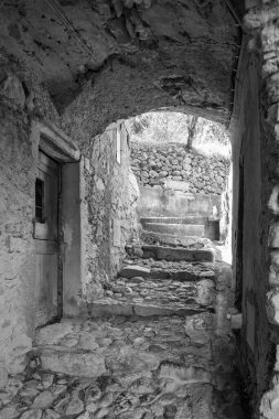 Olivetta köyünün eski evleri (Imperia ili, Ligurian Bölgesi, Kuzey İtalya). İtalyan-Fransız sınırına yakın bir yerde, ince bir zeytinyağı üretiliyor..