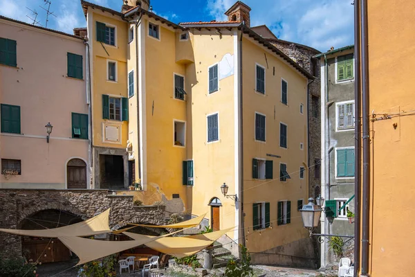 Blick Auf Das Alte Stadtzentrum Von Castel Vittorio Ein Kleines — Stockfoto