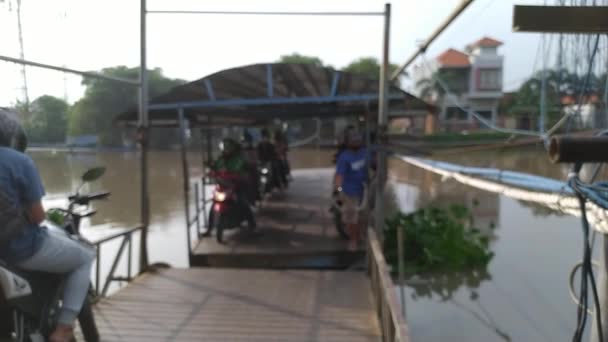 Manual Traditional Motorless Ferry Passage Boat Carriying People Bike Cross — Stock Video