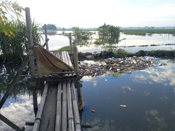 Fischerboot Auf Dem Fluss — Stockfoto