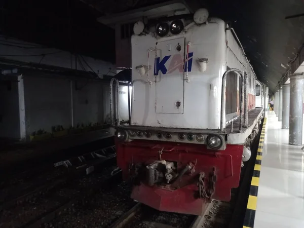 Şehirdeki eski buharlı lokomotif