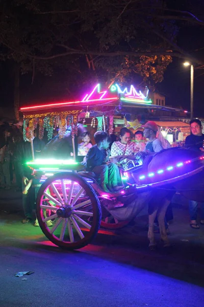 Medan Indonesia Julio 2022 Carruajes Caballos Tradicionales Llamados Delman Decorados —  Fotos de Stock