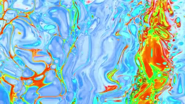 Абстрактная психоделическая анимация различных ярко-неоновых цветов. Движение и размытие поверхности в виде волн и кривых в виде фона — стоковое видео