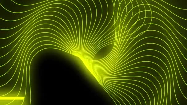 Animación abstracta de sutiles líneas amarillas onduladas de neón brillante en movimiento y giratorias sobre fondo negro — Vídeos de Stock