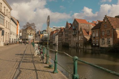 Gent 'teki tarihi şehir merkezi (Gent), Belçika. Gent 'in mimarisi ve simgesi. Gent şehrinin manzarası.
