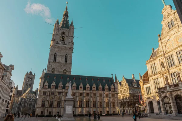 Gent 'teki tarihi şehir merkezi (Gent), Belçika. Gent 'in mimarisi ve simgesi. Gent şehrinin manzarası.